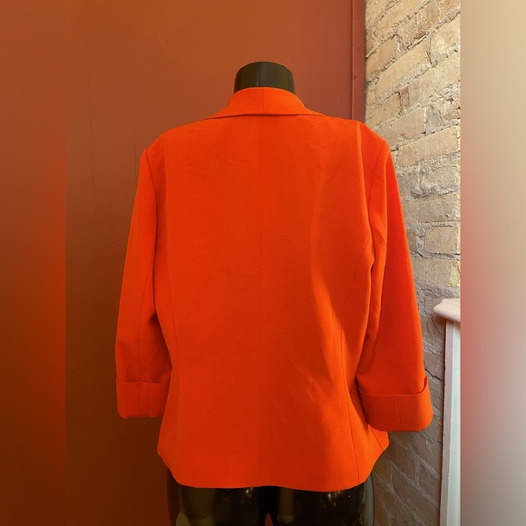 Women’s Blazer ( small ) - Picture 4 of 4